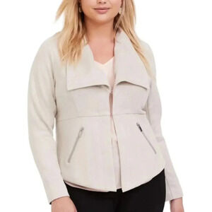 Torrid 2 champagne faux suede peplum biker jacket NWOT